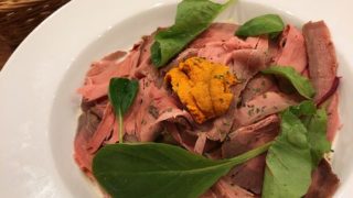 うにとローストビーフのクリームソースパスタ